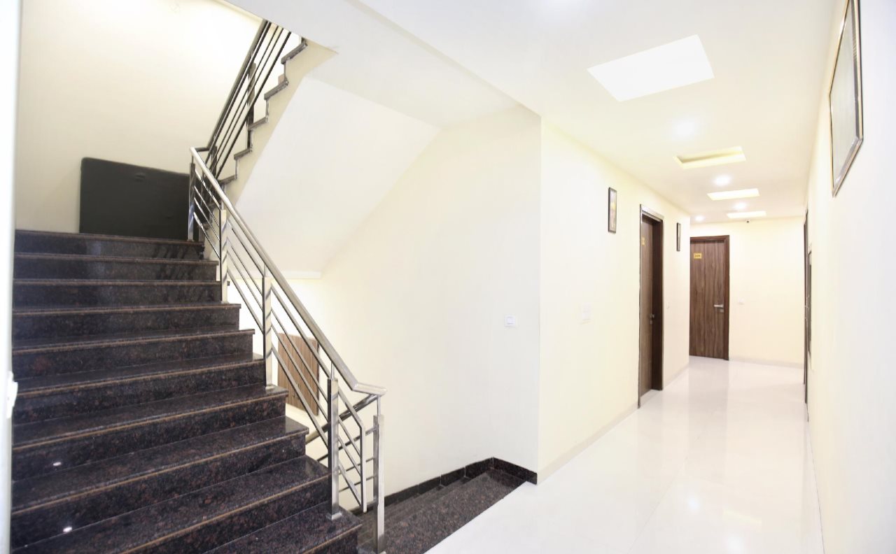 pax hotel welcome inn opp rly stn asr