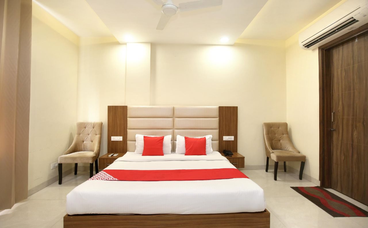 pax hotel welcome inn opp rly stn asr