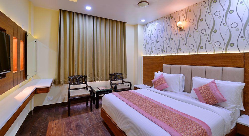 Hotel Grand Hridey,Goal Bagh,3 star