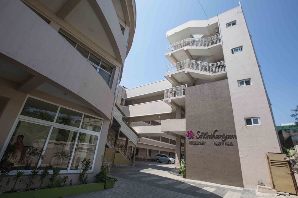 hotel sownthariyam