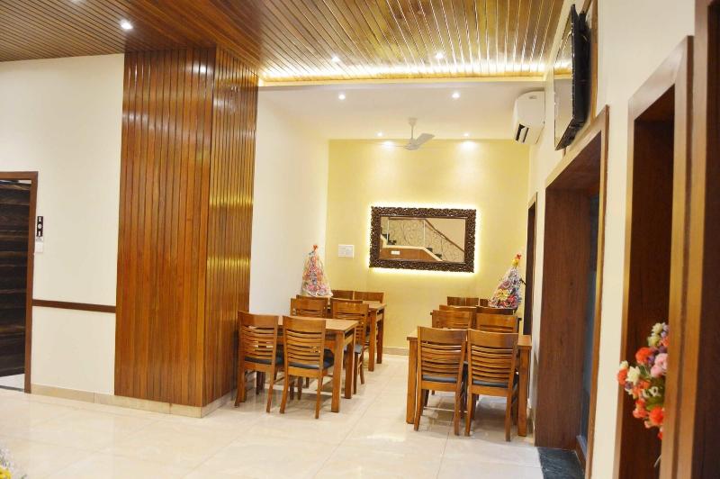 hotel ak international