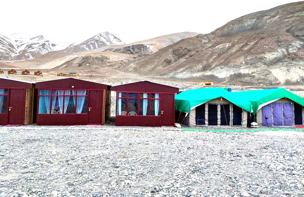 pangong