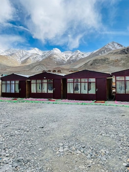 pangong