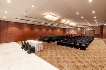 saya grand resort by treat thane