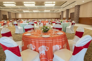 saya grand resort by treat thane