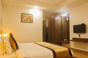 solitaire hotel and resort