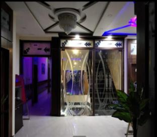 hotel embassy international