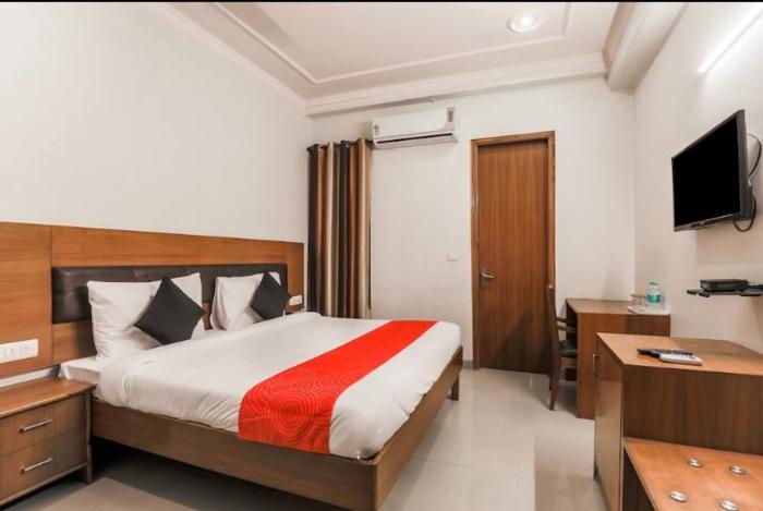 casa meera hotel