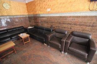 Sri Balaji Paradise,Gandhi Nagar>>Bengaluru,3 star