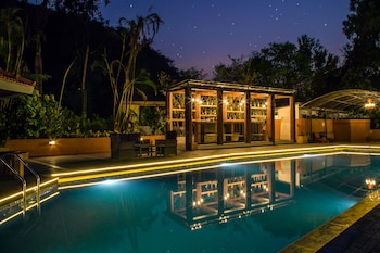 residency lake resort and spa
