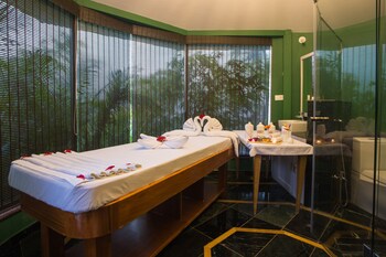 residency lake resort and spa