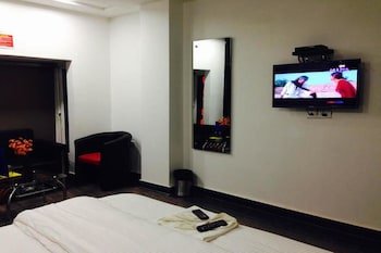 hotel saya new delhi railway station