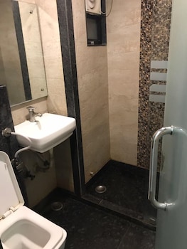 hotel saya new delhi railway station