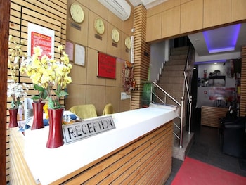 hotel saya new delhi railway station