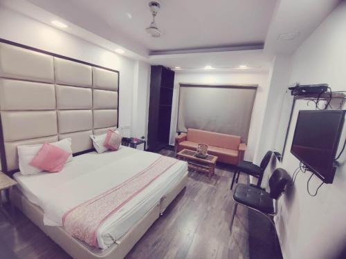 hotel saya new delhi railway station