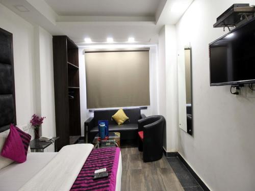 hotel saya new delhi railway station