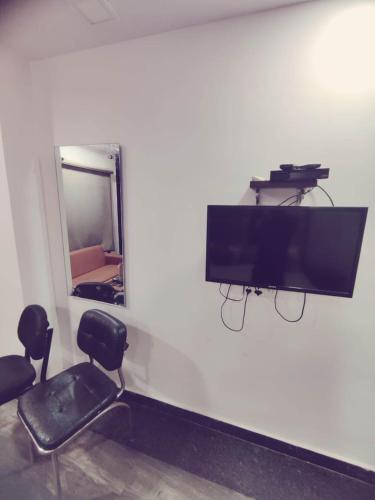 hotel saya new delhi railway station