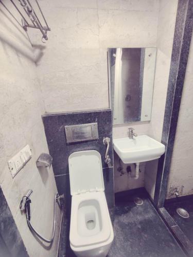 hotel saya new delhi railway station