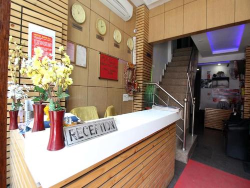 hotel saya new delhi railway station