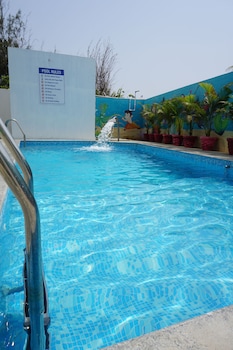 sea la vie covelong beach resort