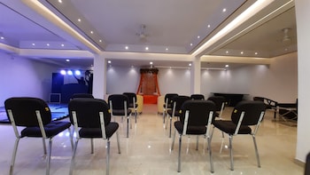 hotel sai village gurgaon
