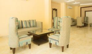 Vibhav Grand,Jwalapur>>Haridwar,3 star