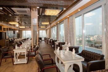 hotel benzz park vellore