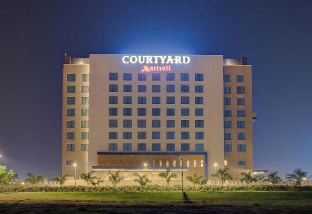 courtyard by marriott surat