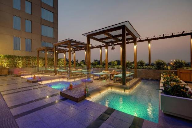 courtyard by marriott surat