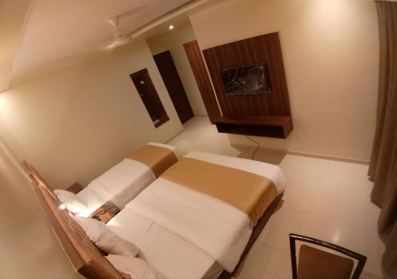 hotel emerald inn