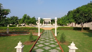 champaner heritage resort