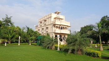 champaner heritage resort