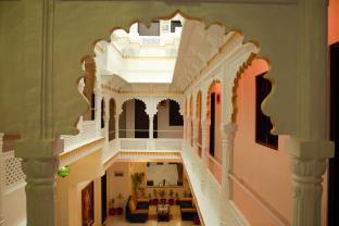 Hotel Nahargarh Palace,Madhya Pradesh>>Indore,3 star