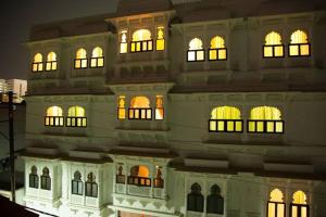 hotel nahargarh palace