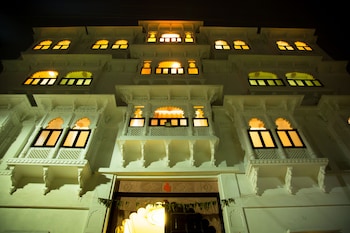 hotel nahargarh palace