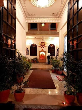 hotel nahargarh palace
