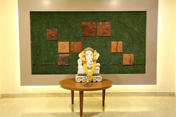 evoke lifestyle candolim