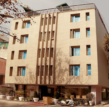 hotel shanti plaza