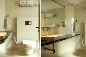 hotel shanti plaza