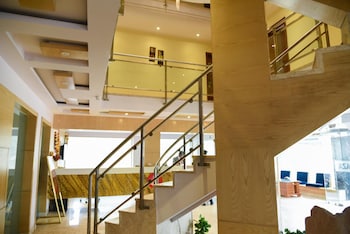 hotel shanti plaza