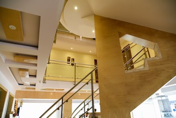 hotel shanti plaza