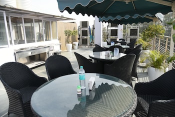 hotel shanti plaza