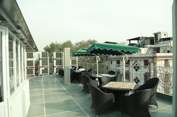 hotel shanti plaza