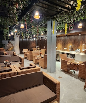 hotel shanti plaza