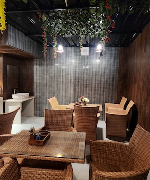 hotel shanti plaza