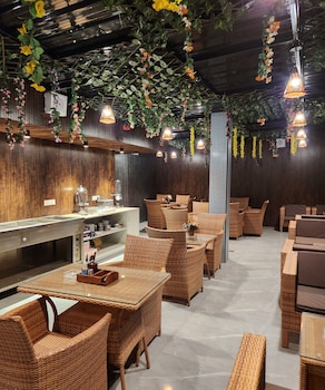 hotel shanti plaza