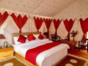 royal deluxe camp tents and cottages