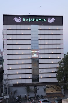 hotel rajahamsa