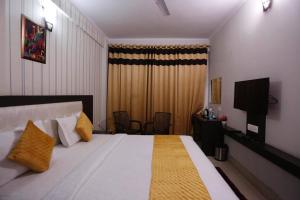 paradise ganga a river side hotel