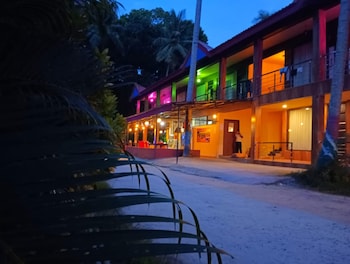 gold india beach resort